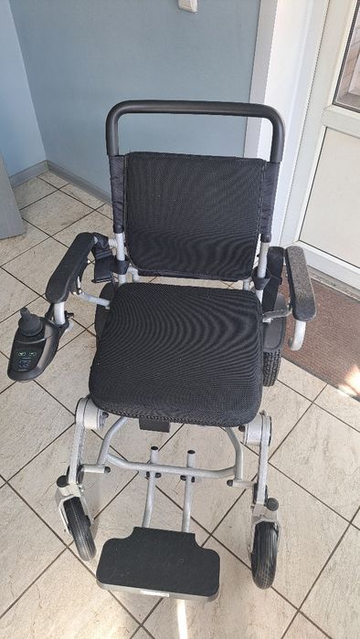 Продам инвалидную коляску