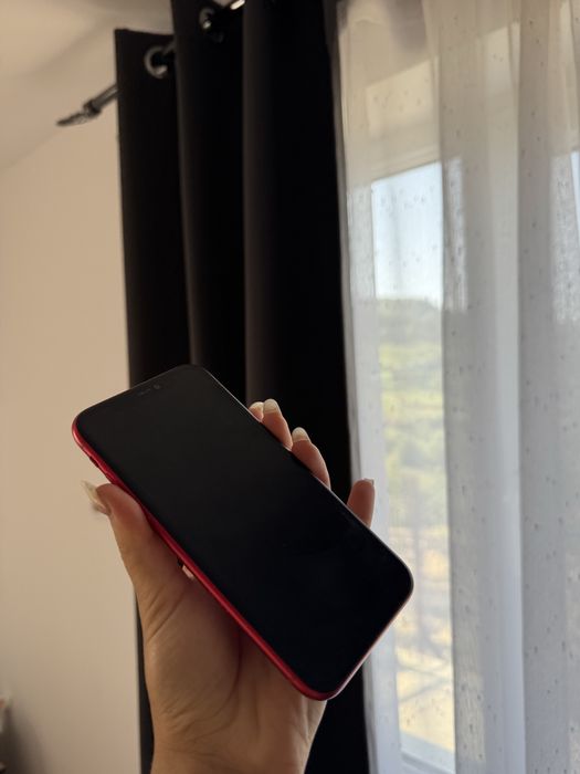 Iphone 11 rosu doar pentru piese