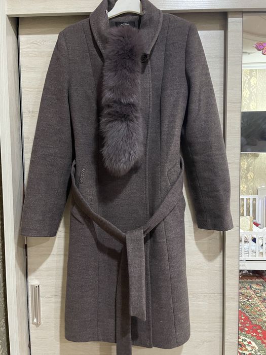 Zudlik bilan ayollar kiyimlari sotiladi