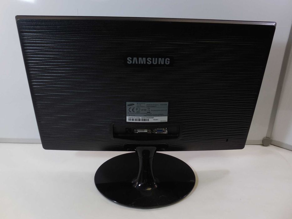 Монитор Samsung SyncMaster SA300 (23" 1920x1080x60Гц DVI-D/HDMI, VGA)