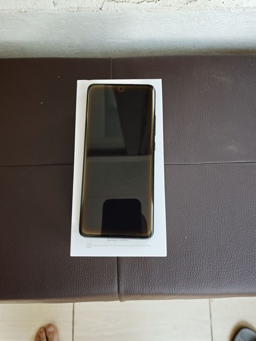 Продавам Xiaomi 12