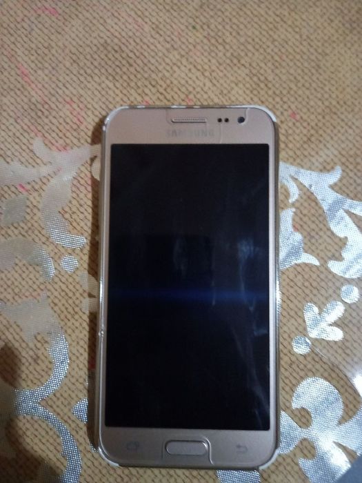 Telefon J2 sotiladi