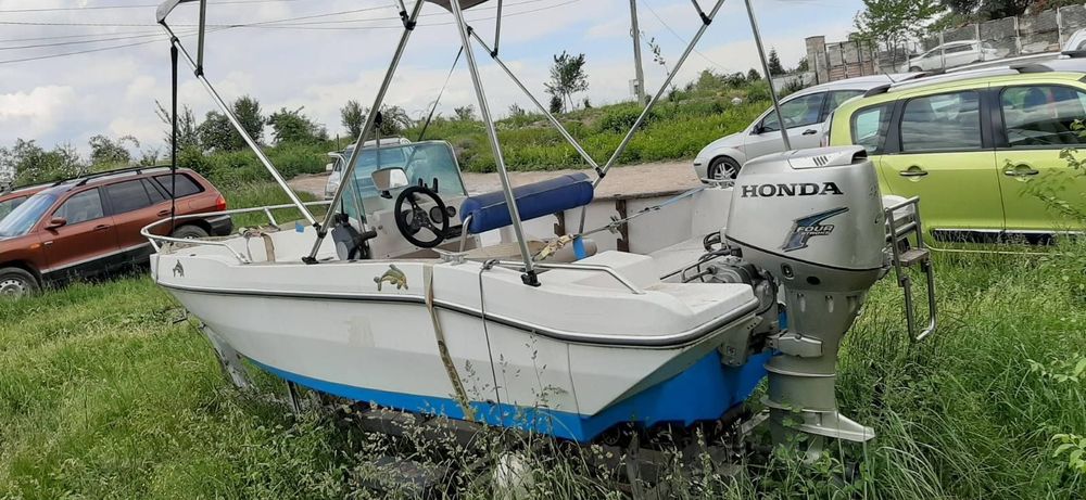 Лодка стъклопластова