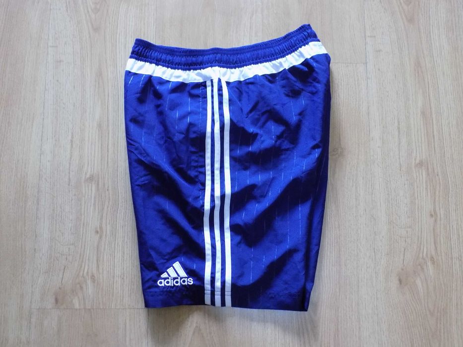 къси панталони adidas bayern шорти гащета футболни мъжки оригинал S/М