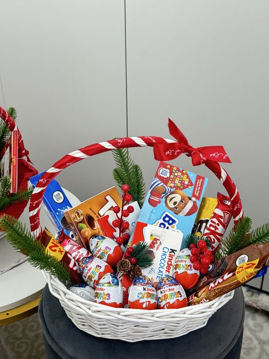 Подарочные  новогодние корзины