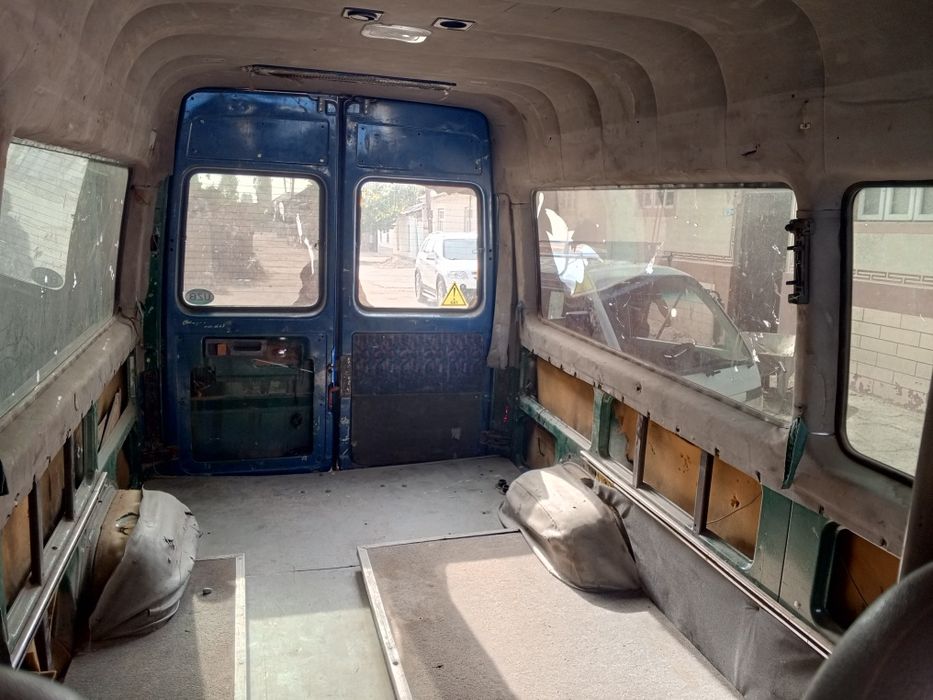 Mesrades sprintr sotiladi