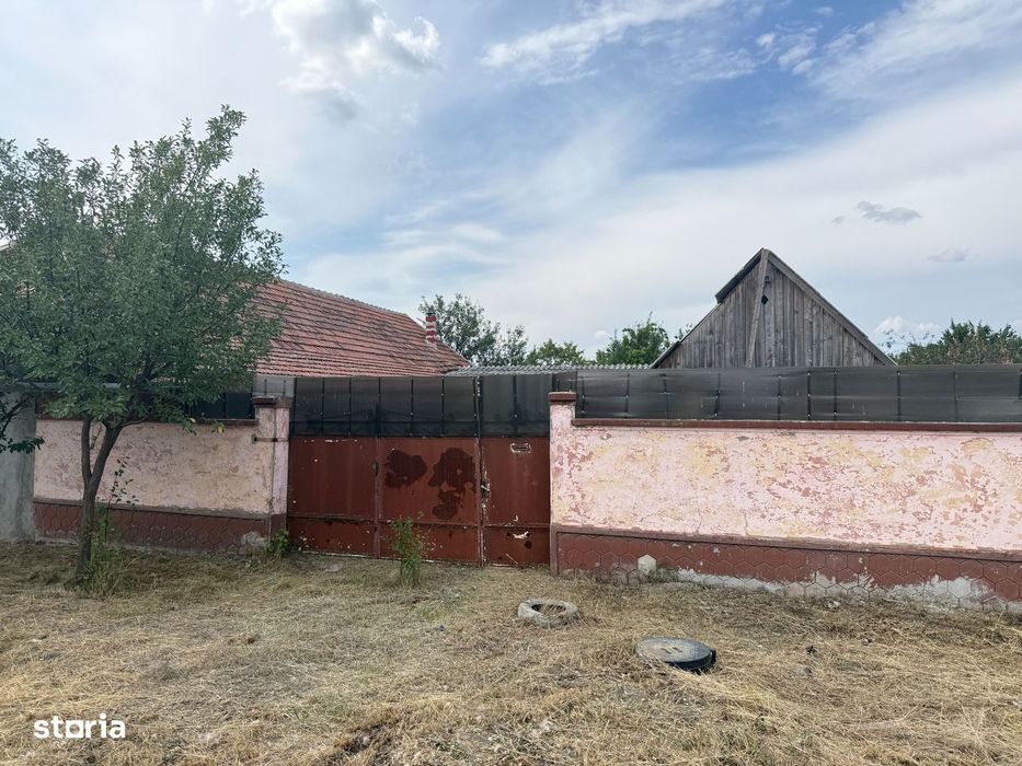 Casă de vânzare – Sântana