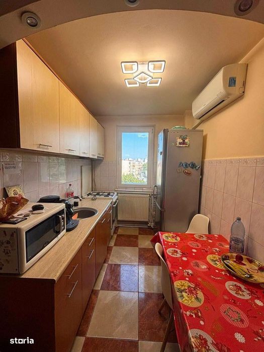 De vanzare apartament cu 2 camere si balcon, zona Hotel Roman, 55000e
