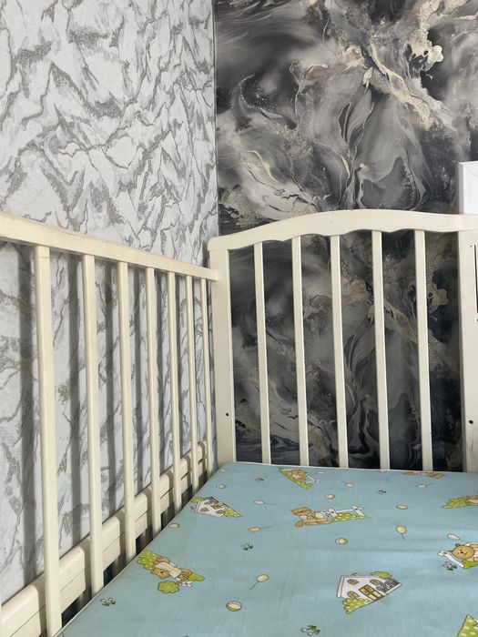 Продам детскую кроватку за 5000