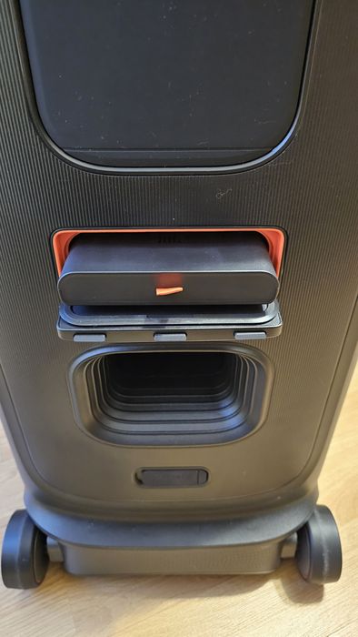 Vănd JBL PartyBox 520