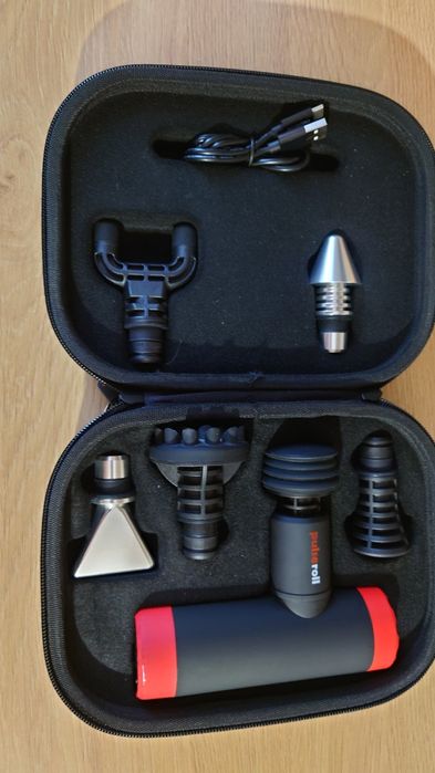 Pistol de masaj Pulseroll. Full box.
LITE Mini Massage Gun - Black.