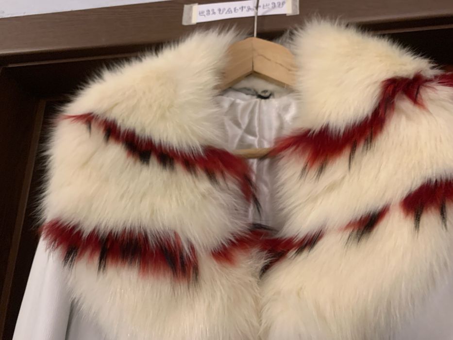 Дълко дамско кожено манто с естествен косъм