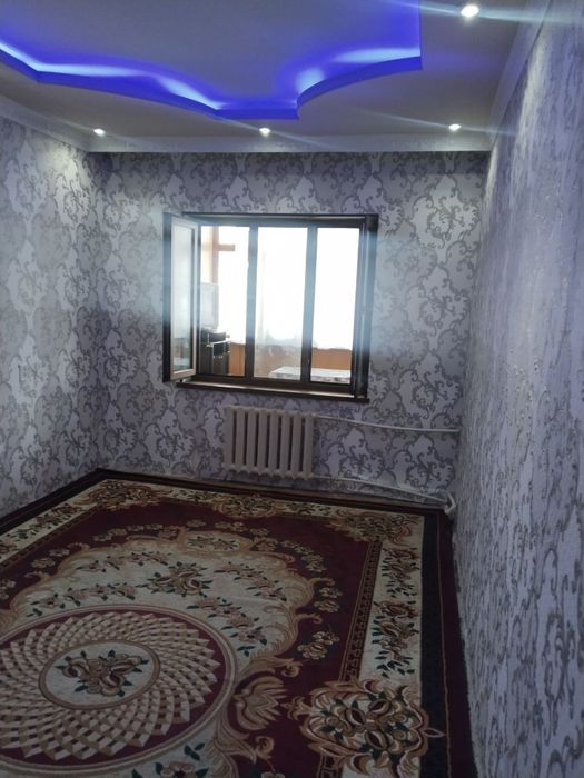 Arinda 3 xona 4 etaj 9 mikrarayon  makler xizmati bor