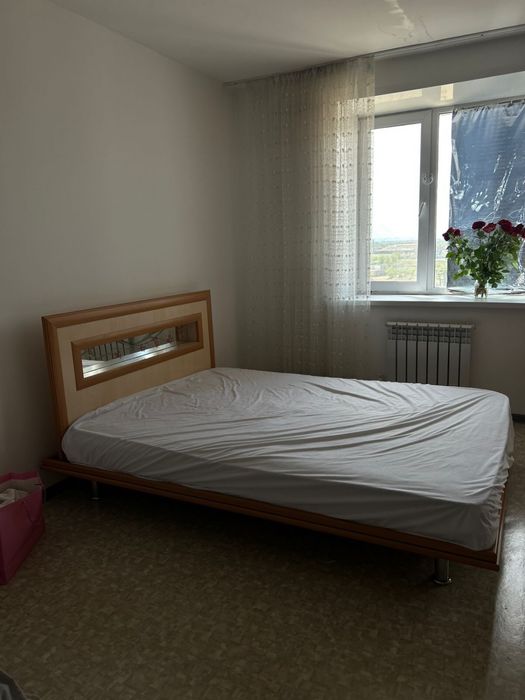Продам спальный гарнитур