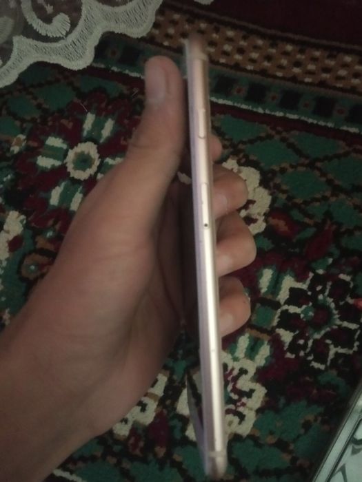 Iphone 8 plus holati yaxwi