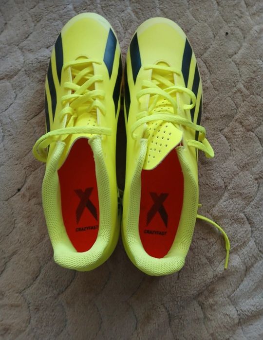 Ghete de fotbal pentru iarba