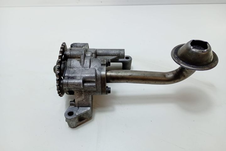 Pompa ulei 038115105D Volkswagen VW Passat B5.5 (facelift)