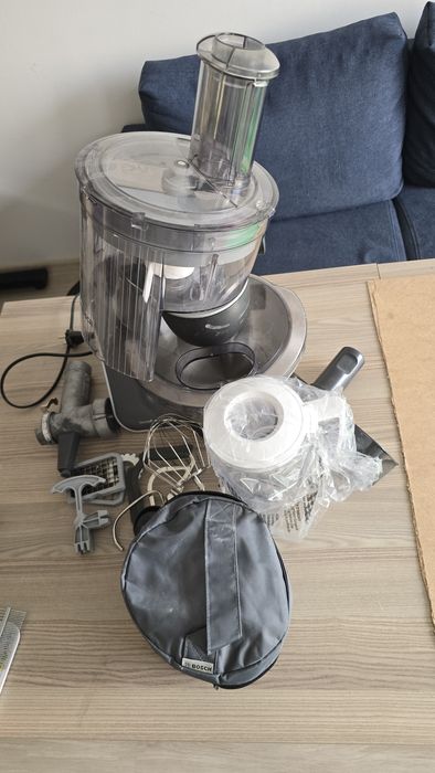 Кухненски робот bosch MUM5