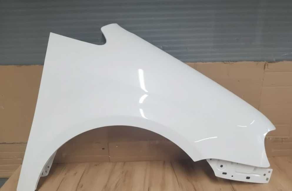 Aripa Fata Dreapta VW Touran An 2003-2006 (LB9A (Alb))
