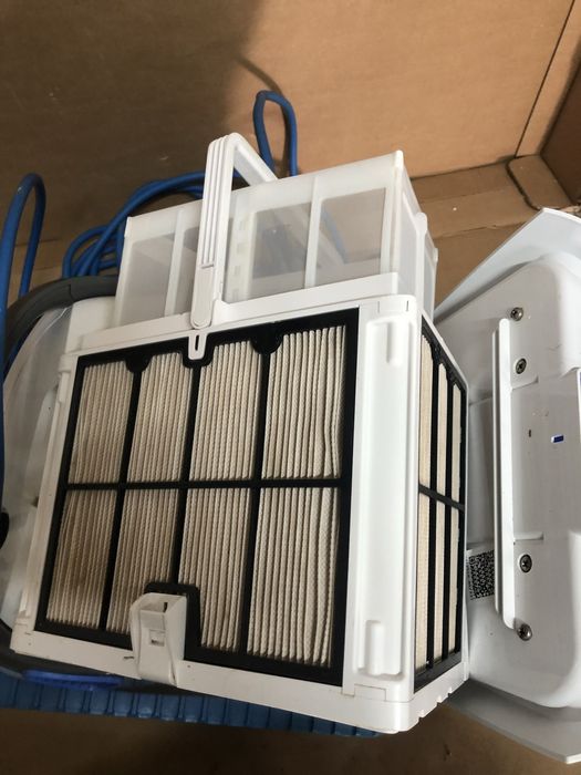 Robot aspirator curatare piscina Dolphin S300