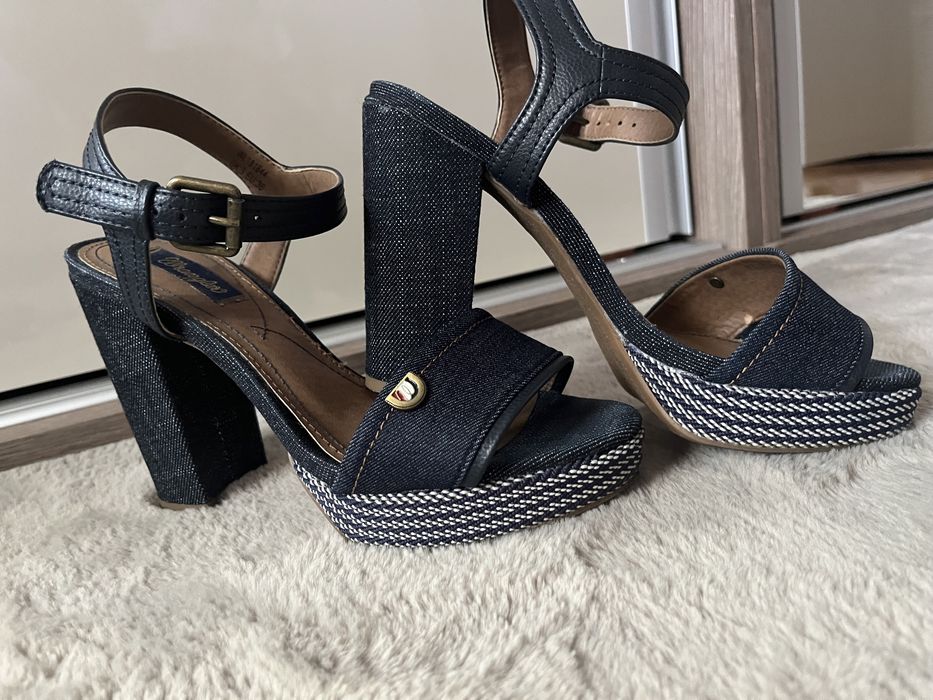 Vand sandale din blugi