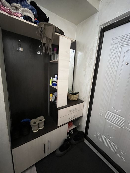 Продается шкаф в прихожую