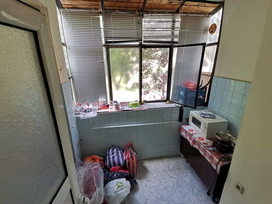 Дава се под наем Едностаен апартамент в Бургас, Славейков - 40 кв.м за 153 € - Снимка #2