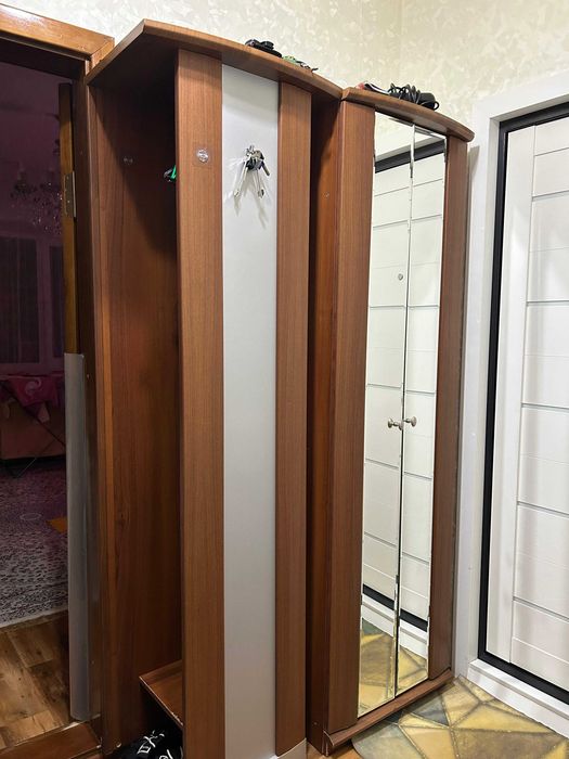 Продам  прихожую