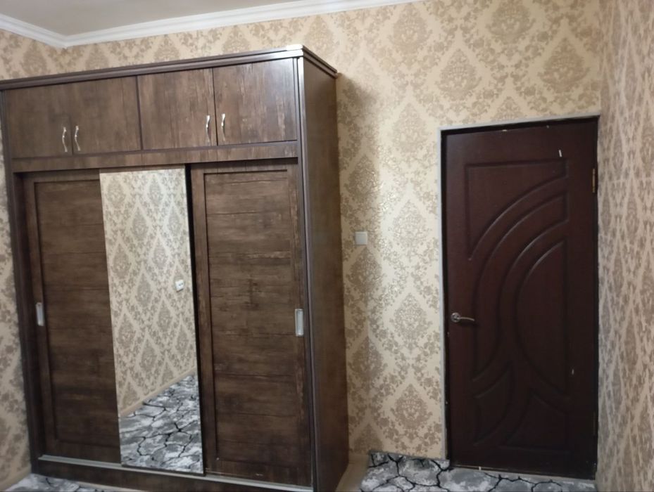 Продается 1 комнатная квартира спутник 4 1/4/4 средний ремонт 21000