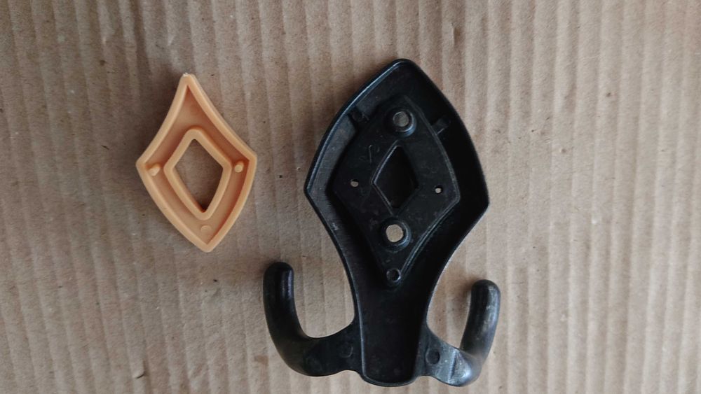 Стара и нови закачалки .