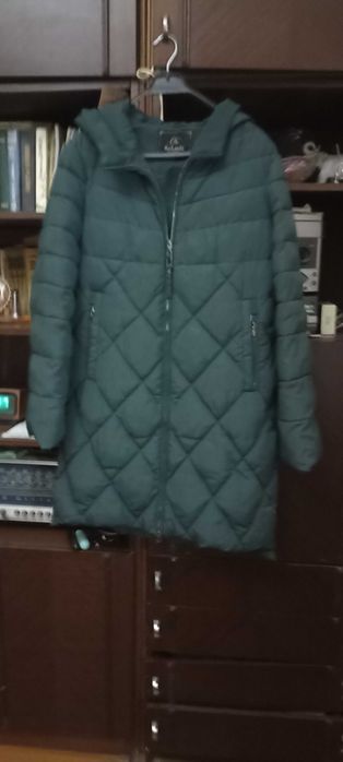 Женская куртка-пальто очень теплая с капюшоном