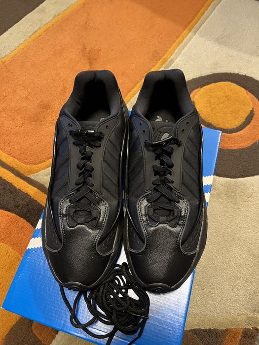 Adidas Oznova 45 1/3
