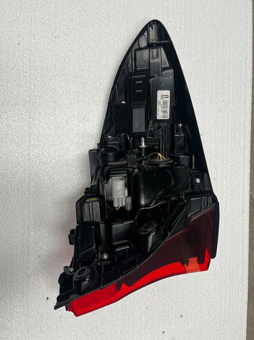 Десен външен LED стоп за Toyota C-HR хибрид 2021/2023