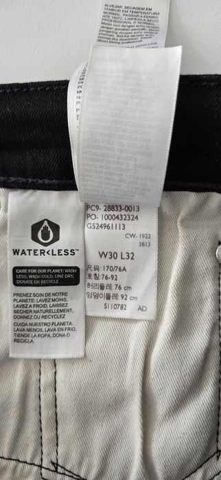 Нови.  О ригинални дънки.  Levi's 512 Slim Taper.