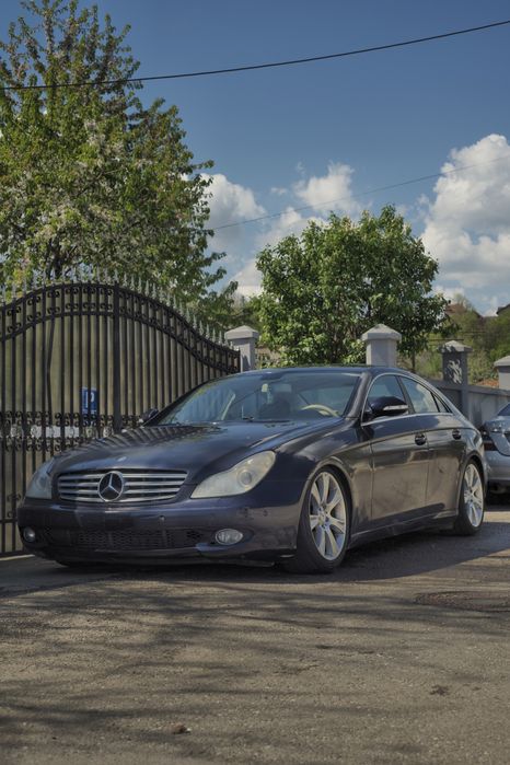 Dezmembrez Mercedes CLS W219 280 300 320 350 500 550 55 63 AMG perna