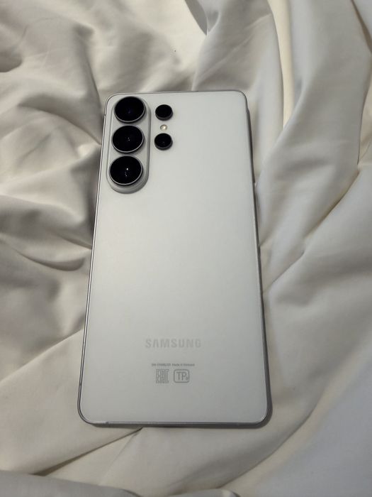 Samsung S26 Ultra 256GB Galaxy Buds 4 Pro