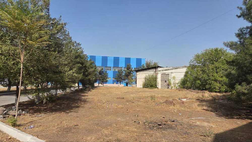 Bino+Yer maydoni(Omborxona yoki ishlab chiqarish,uy qurish uchun)