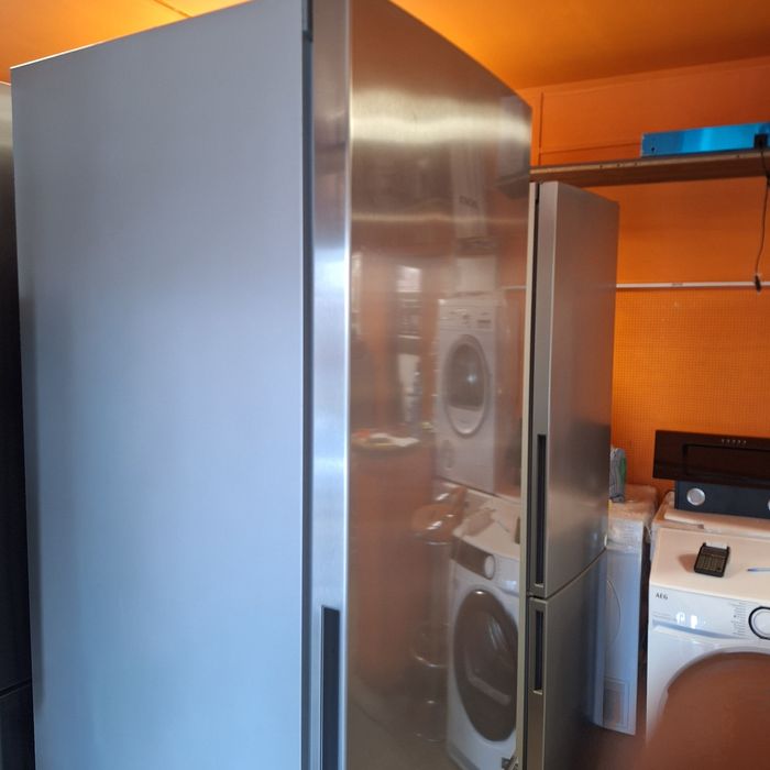 Висок иноксов хладилник с фризер Сименс - гаранция 12м