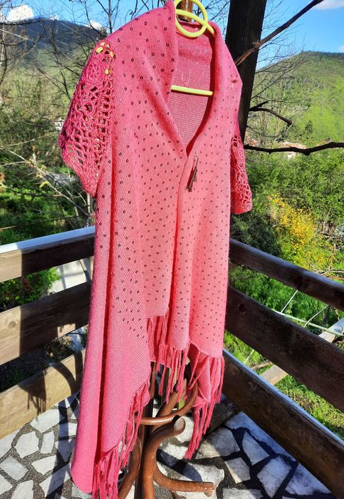 Пончо/ наметало с паети и с плетени ръкавчета