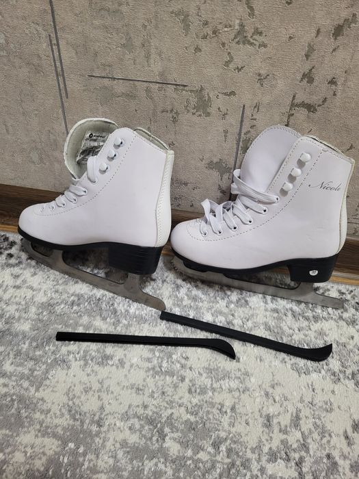 Продам коньки для девочки
