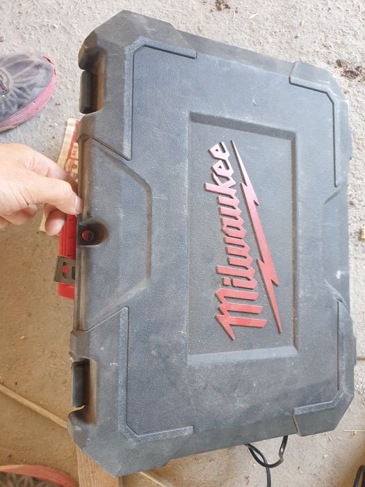 Milwaukee Милуоки винтоверт зарядно Оригинални