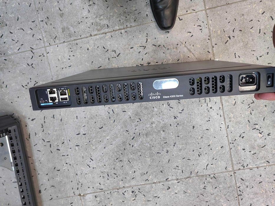 Router Cisco ISR 4331