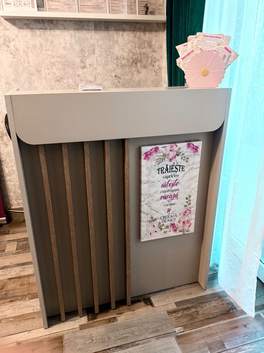Recepție salon cu lumină
