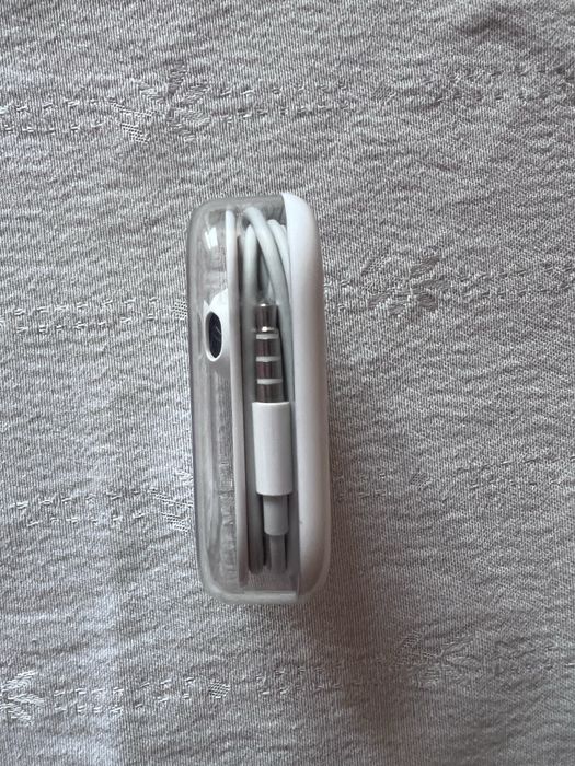 Слушалки Apple