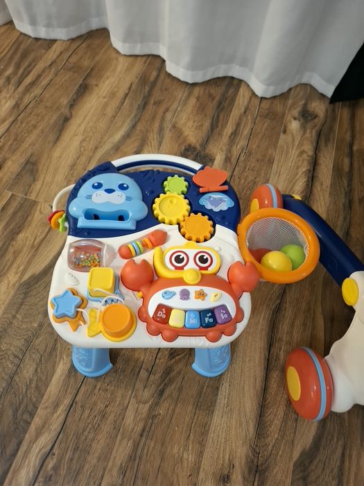 Antemergator cu masuta de joaca