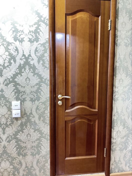 Продам двери из натурального дерева