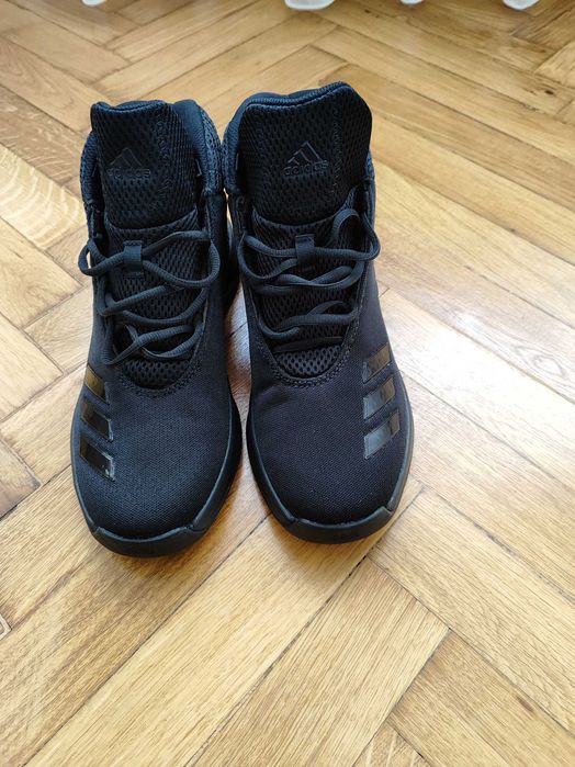 Adidas Court Fury 42. Că Noi.