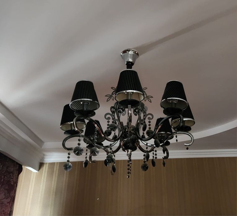 срочно продаются бу люстры