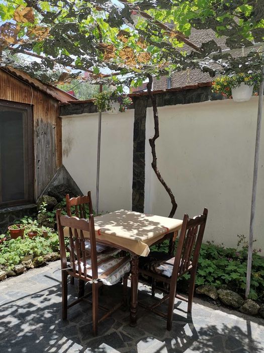 Прелагаме за прдажба уюутен семеен хотелски комплекс гр. Велндрад