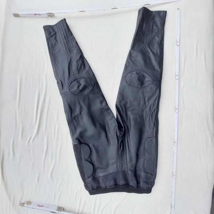 O sa vand pantaloni de piele pentru MOTO!!!
NOU! Germania!